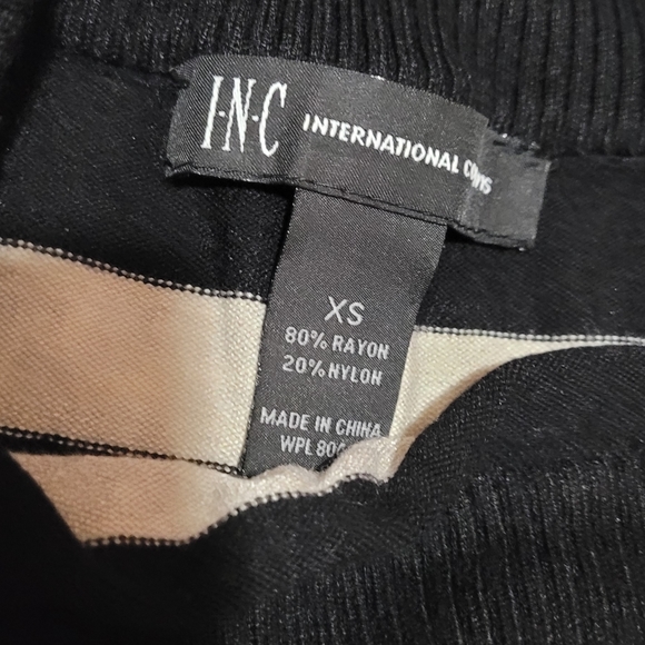 Top - Picture 2 of 4